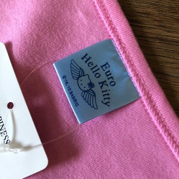 Last one! HELLO KITTY-NWT Women’s Pink Yoga Tank Tops - Picture 3 of 10